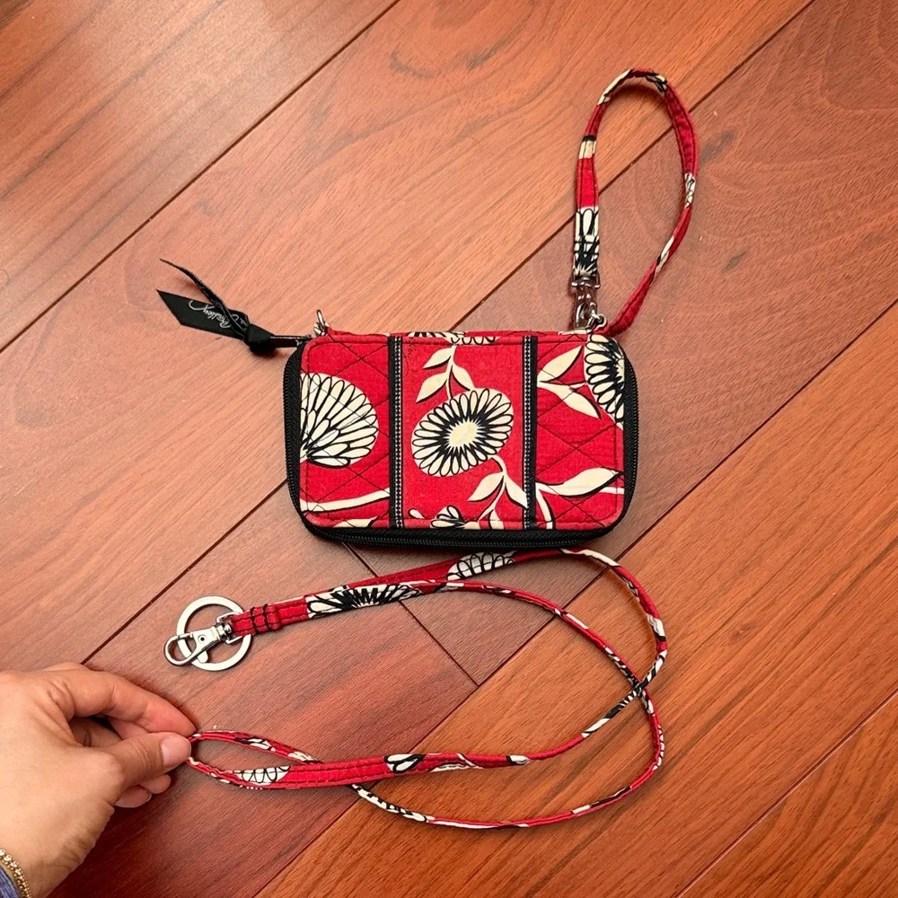 Vera Bradley disco Daisy - Red and White Floral Wristlet and Lanyard